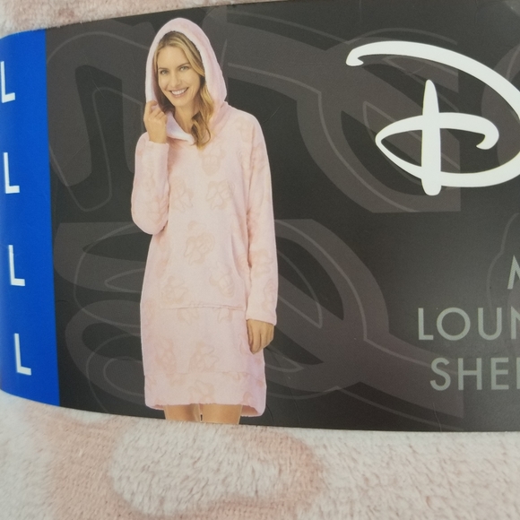 Disney Other - NWT Disney Minnie Lounger with Sherpa Hood